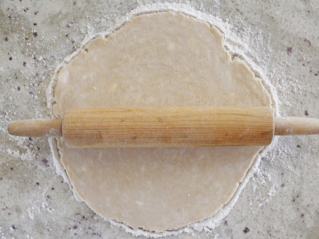 Easy DIY Homemade Pie Crust | If You Give a Blonde a Kitchen