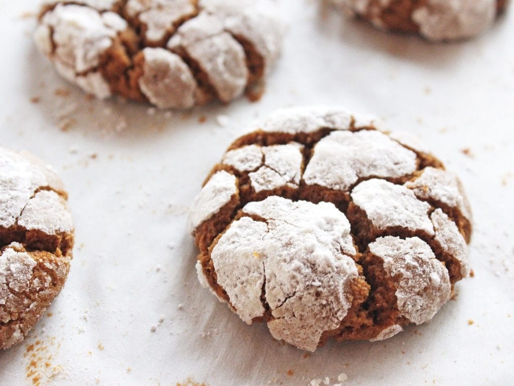 gingerbread crinkle cookies with cracks