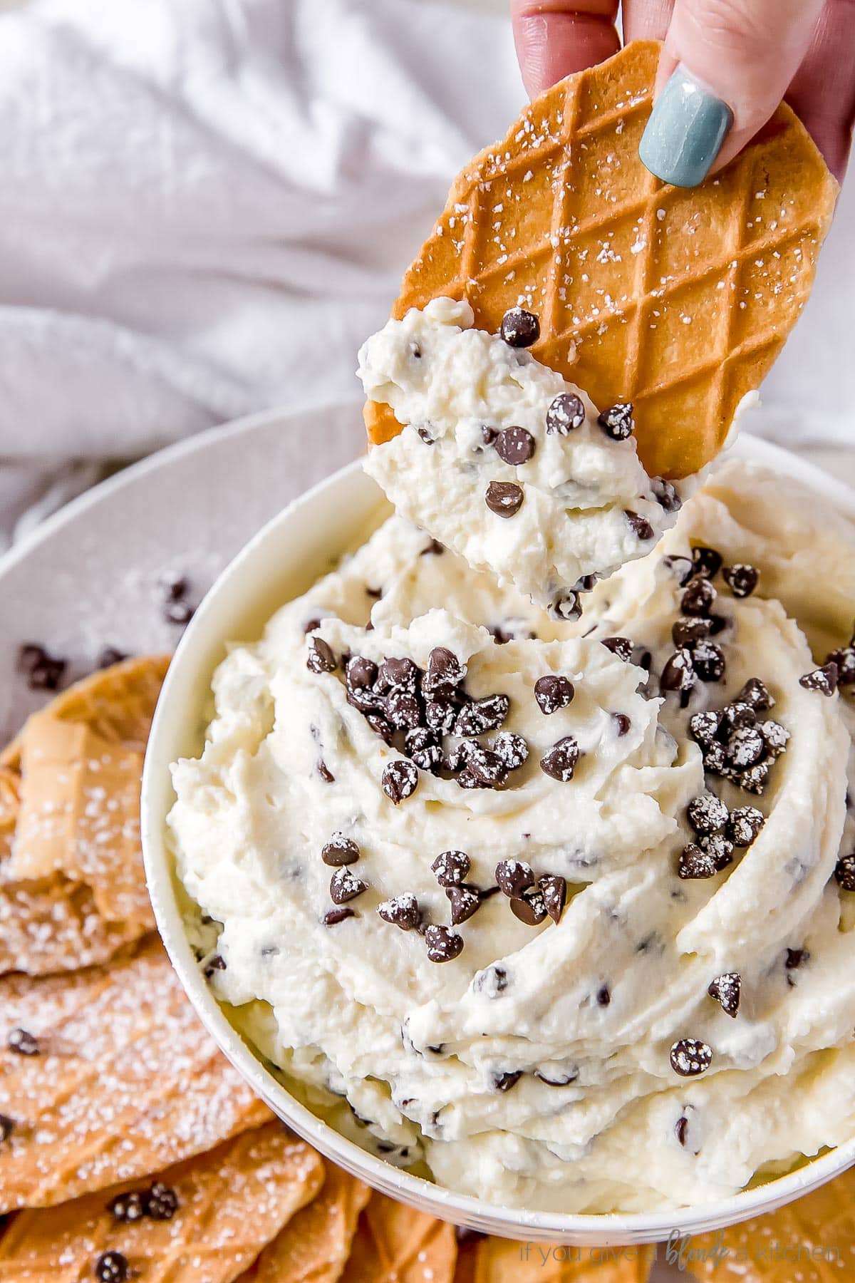 Best Cannoli Dip with Mascarpone