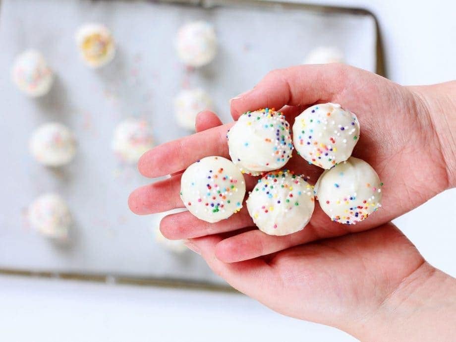 No bake birthday cake truffles from ifyougiveablondeakitchen.com