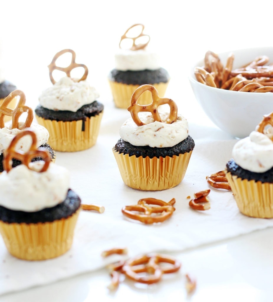 Chocolate pretzel cupcakes are made with a chocolatey cake batter and pretzel buttercream. | www.ifyougiveablondeakitchen.com