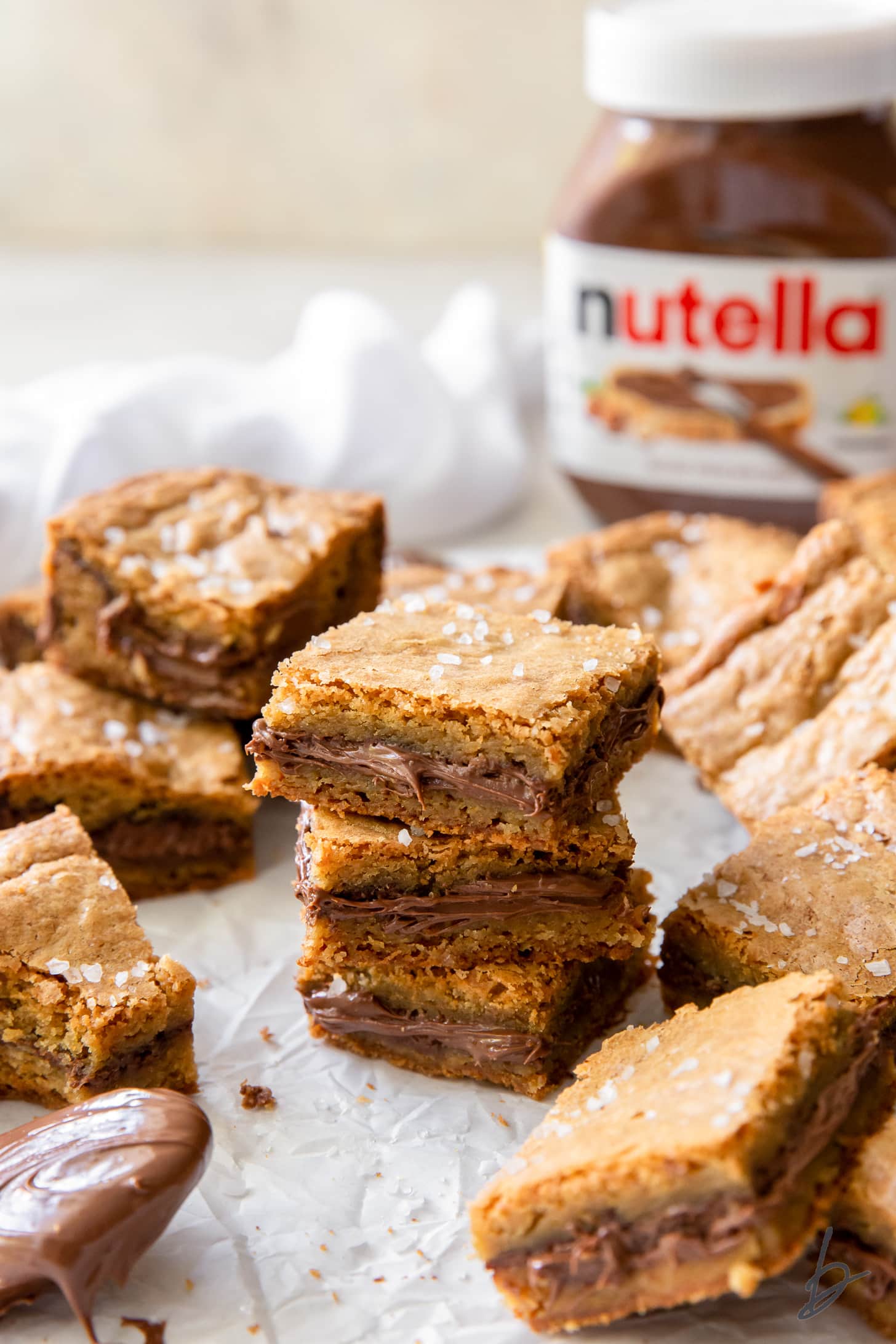 nutella blondies with chocolate hazelnut in the center