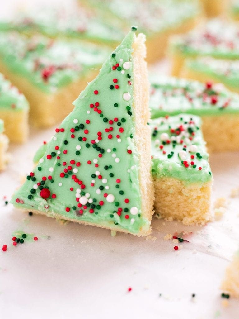 Christmas Sugar Cookie Bars - If You Give a Blonde a Kitchen