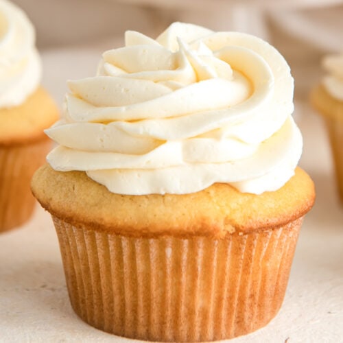 Best Vanilla Cupcakes Recipe {moist and fluffy!}