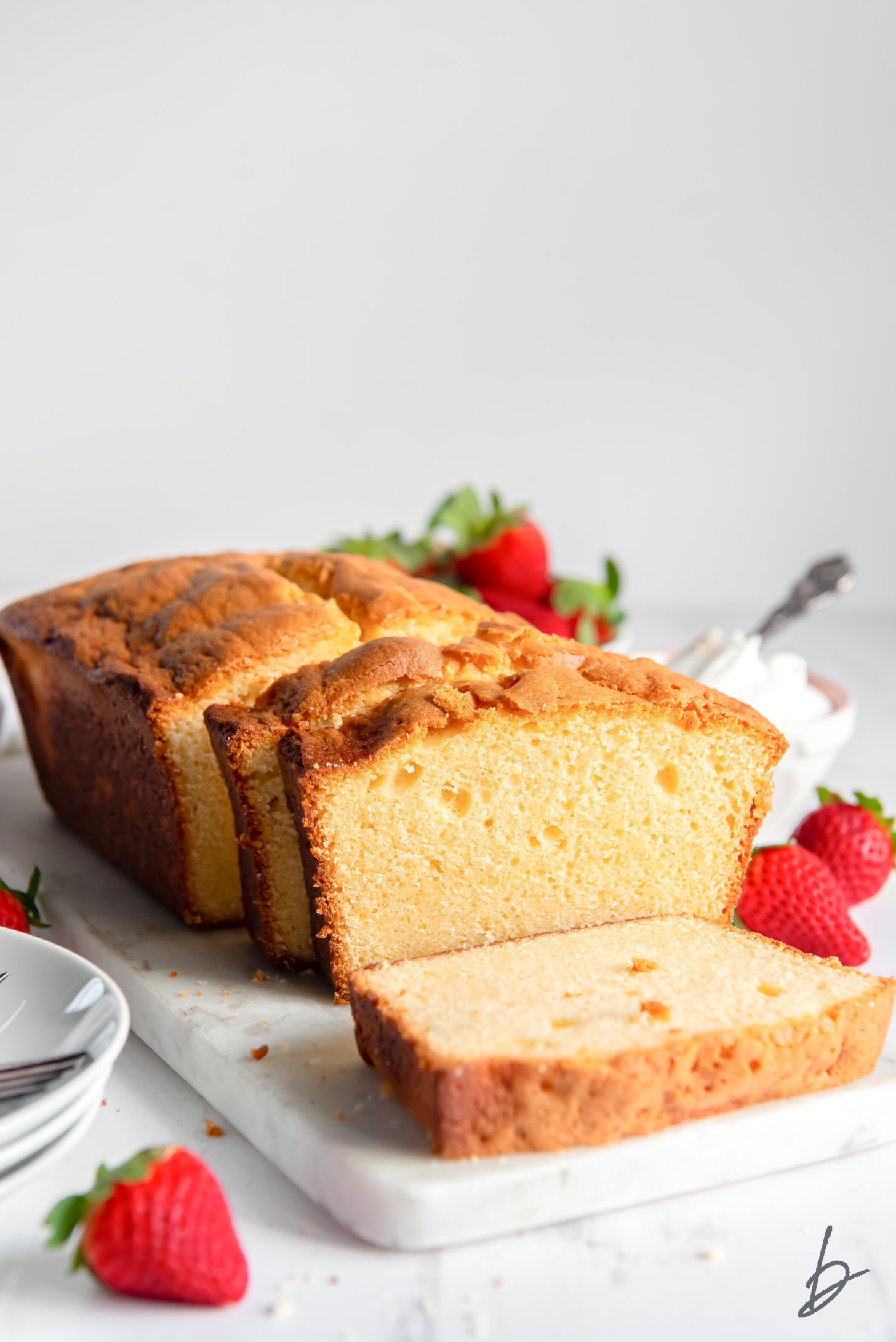 https://www.ifyougiveablondeakitchen.com/wp-content/uploads/2020/01/cream-cheese-pound-cake-recipe.jpg