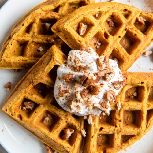 Easy Pumpkin Waffles in 15 minutes