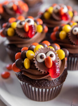 easy turkey cupcakes with reese's decorations.