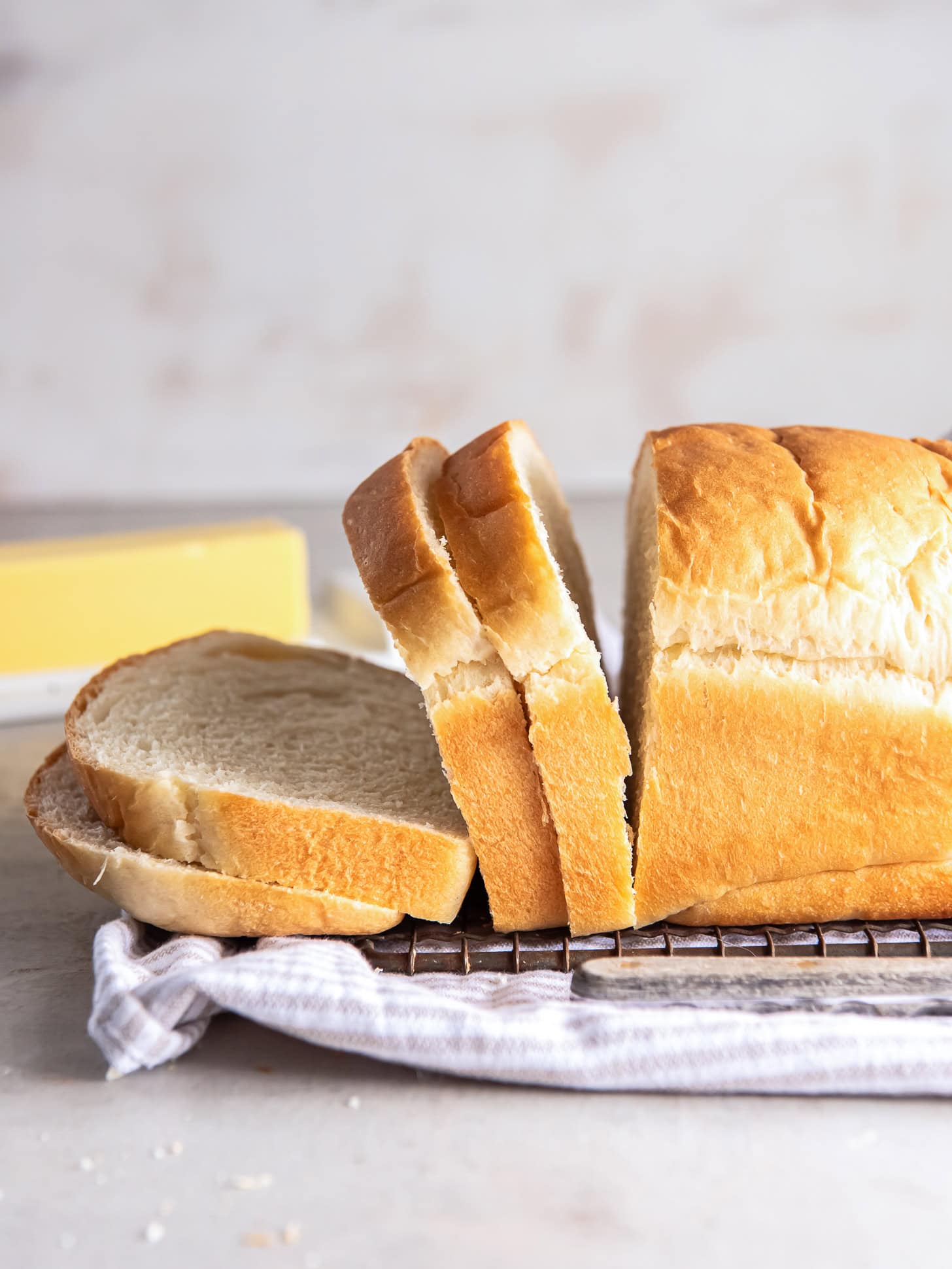 sandwich bread loaf with slices cut off the end.
