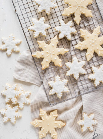 Snowflake Cookies (quick and easy!)