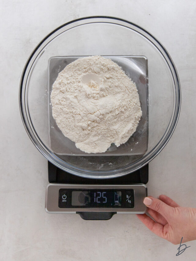 how-to-measure-flour-correctly-if-you-give-a-blonde-a-kitchen