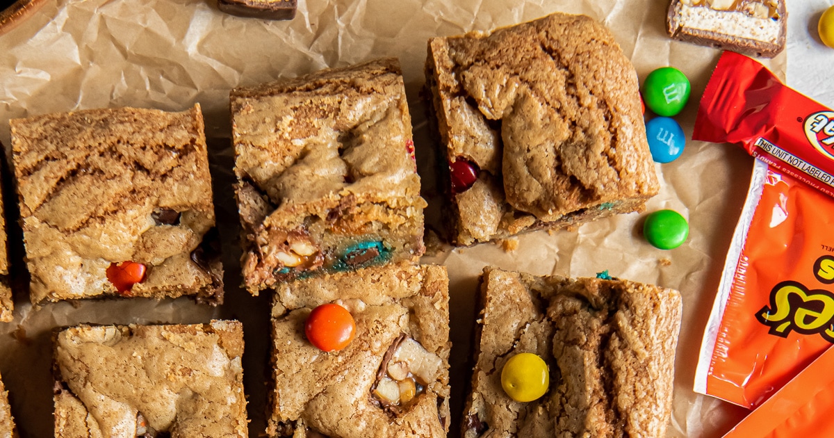 halloween-candy-cookie-bars-if-you-give-a-blonde-a-kitchen