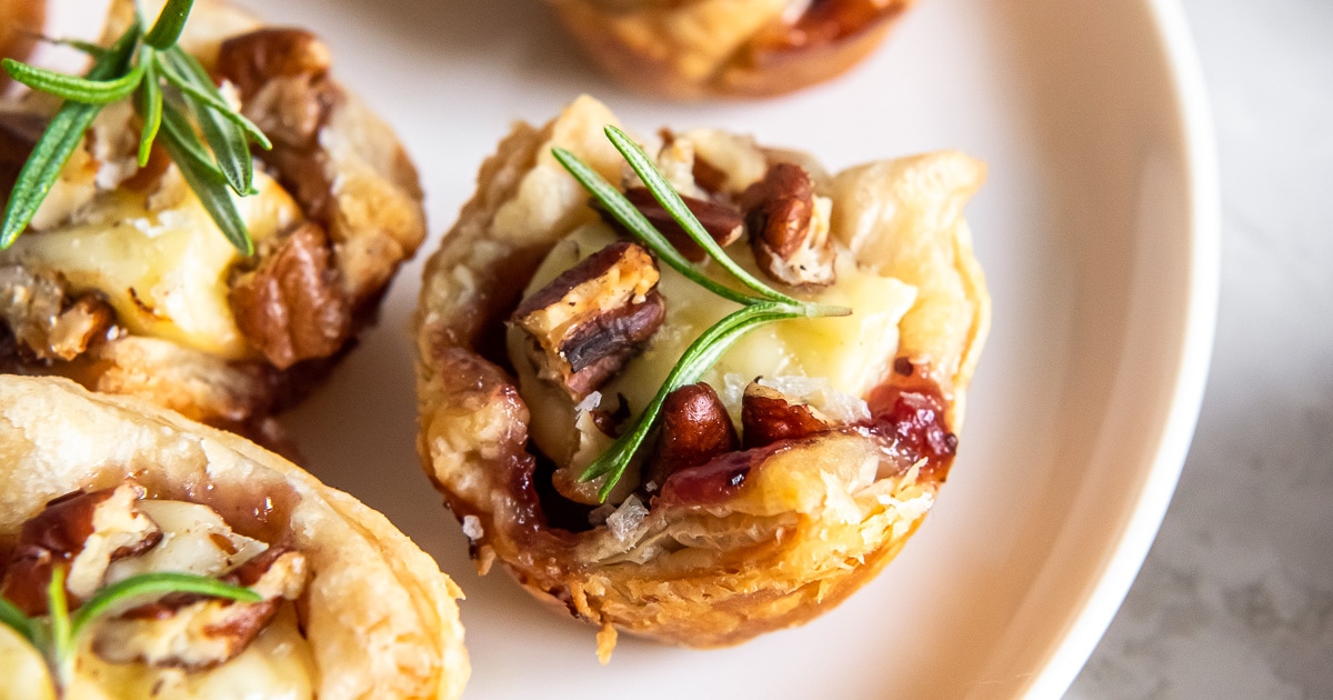 Cranberry Brie Bites with Puff Pastry