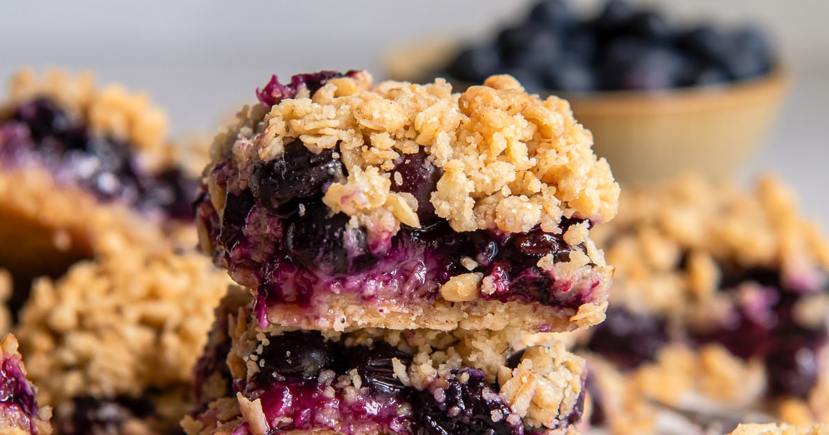 Blueberry Crumble Bars with Oats